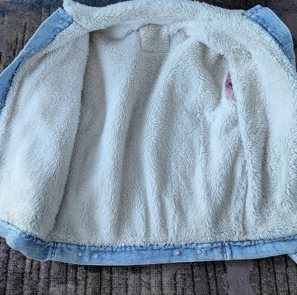 Vintage Levi's Sherpa Denim Trucker Jacket - Picture 2 of 12